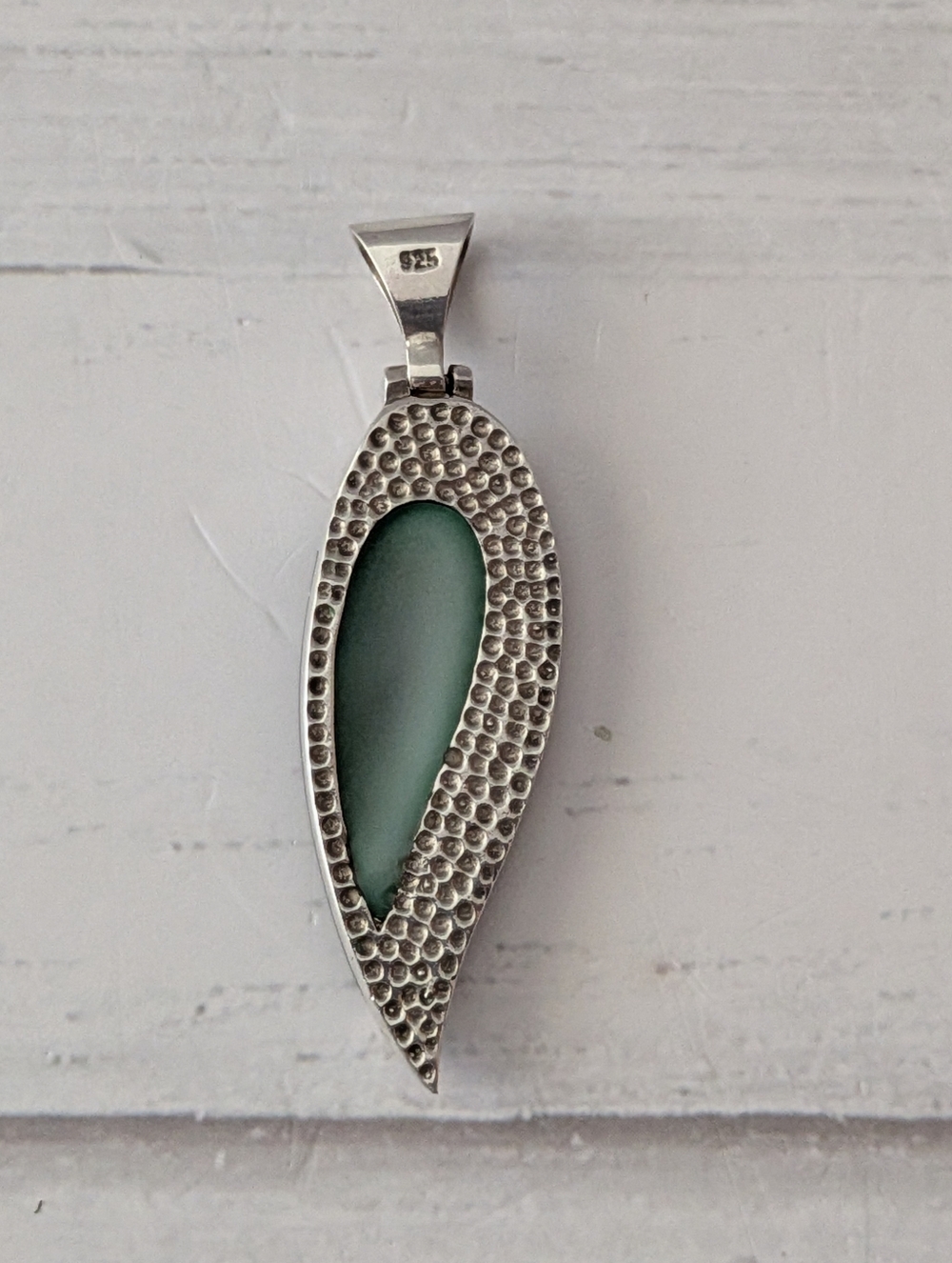 Handcrafted Vintage Artisan Sterling Silver Onyx Leaf Pendant - Picture 3 of 4